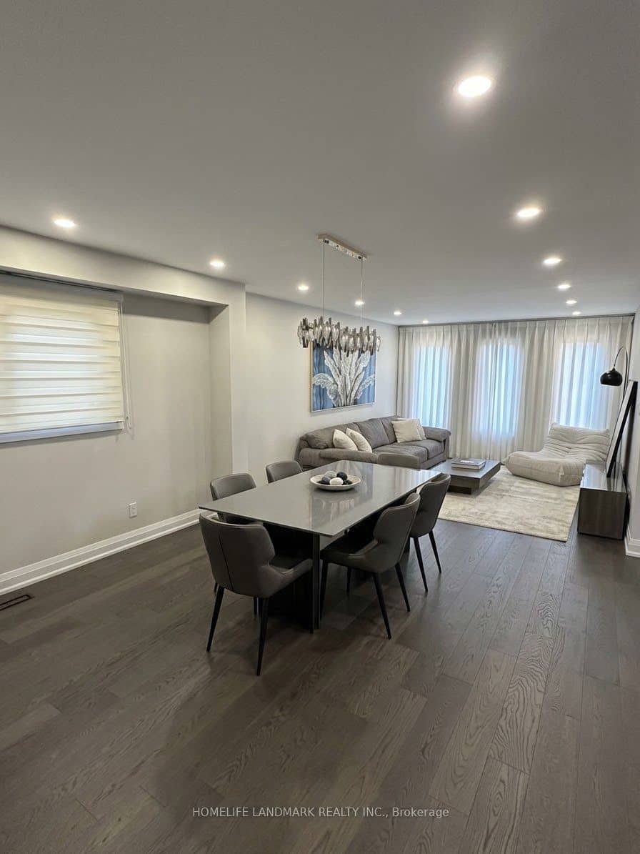 11 Ravenhill Crescent, Markham, ON L3S 2V6
