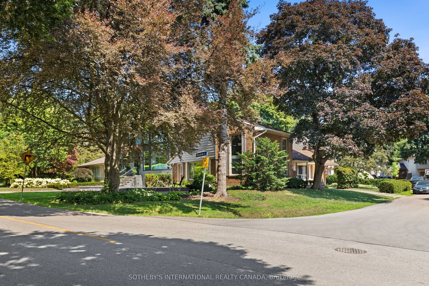 9 Babington Court, Toronto, ON M9A 1J7