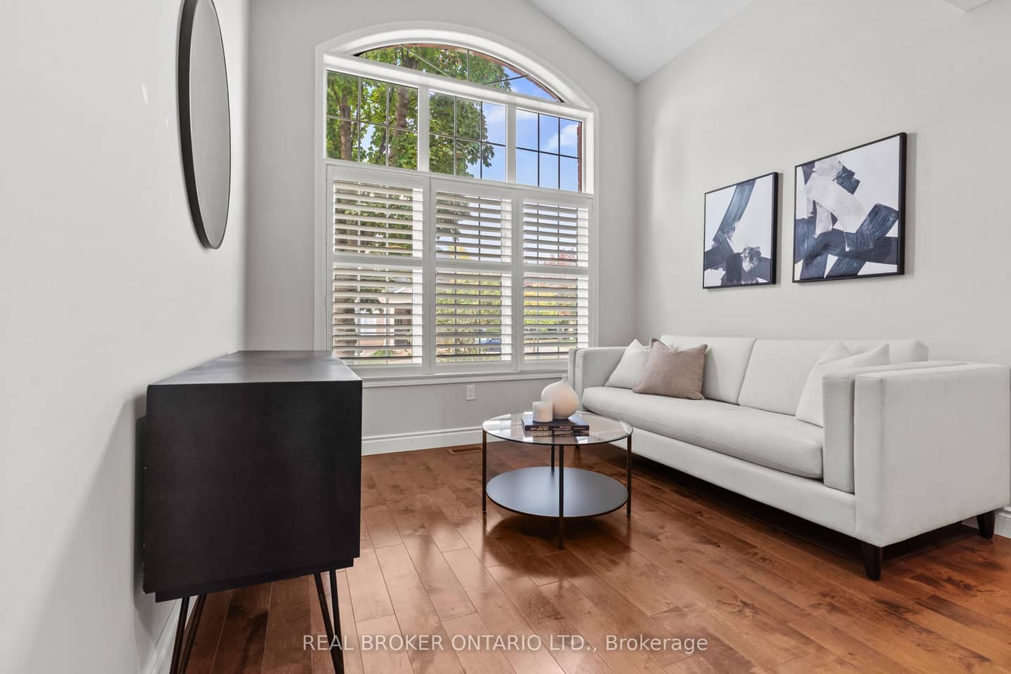 2349 Falkland Crescent, Oakville, ON L6M 4Y1