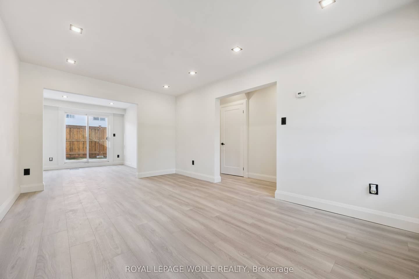 5475 Lakeshore Road 107, Burlington, ON L7L 1E1