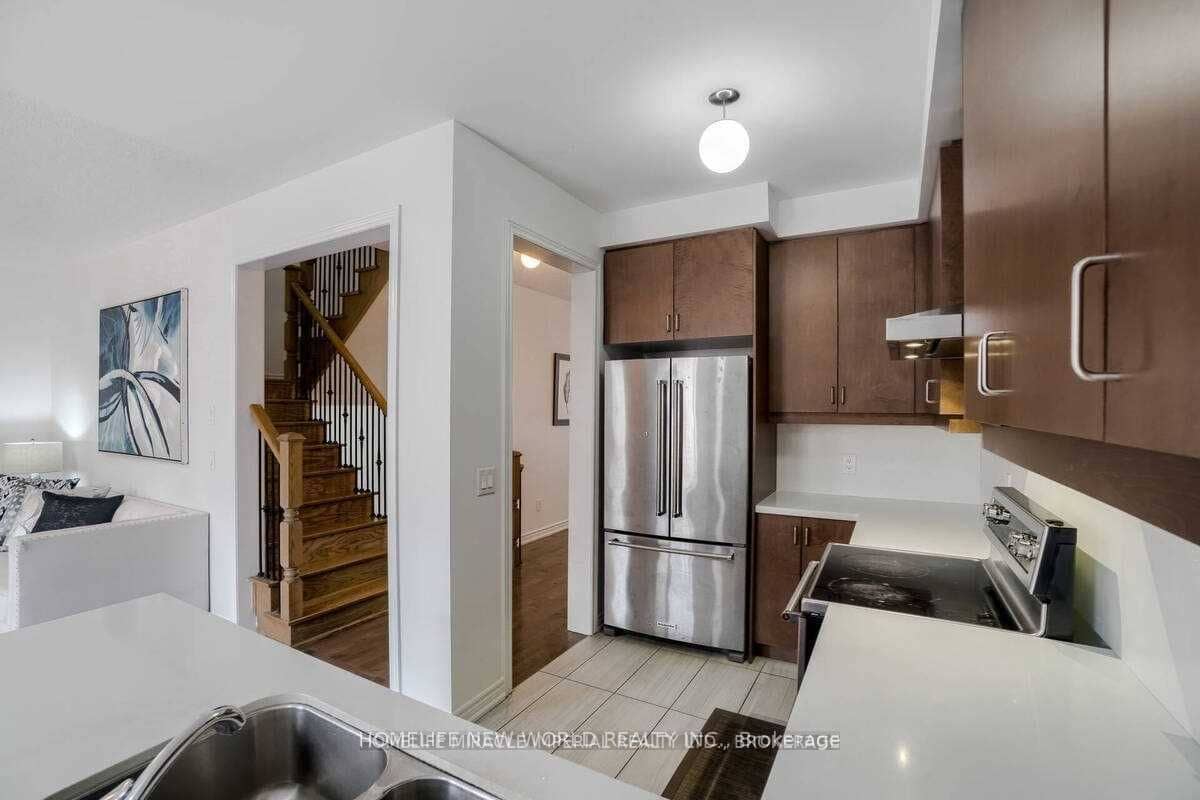 15 Grove End Way, Brampton, ON L6R 4A2