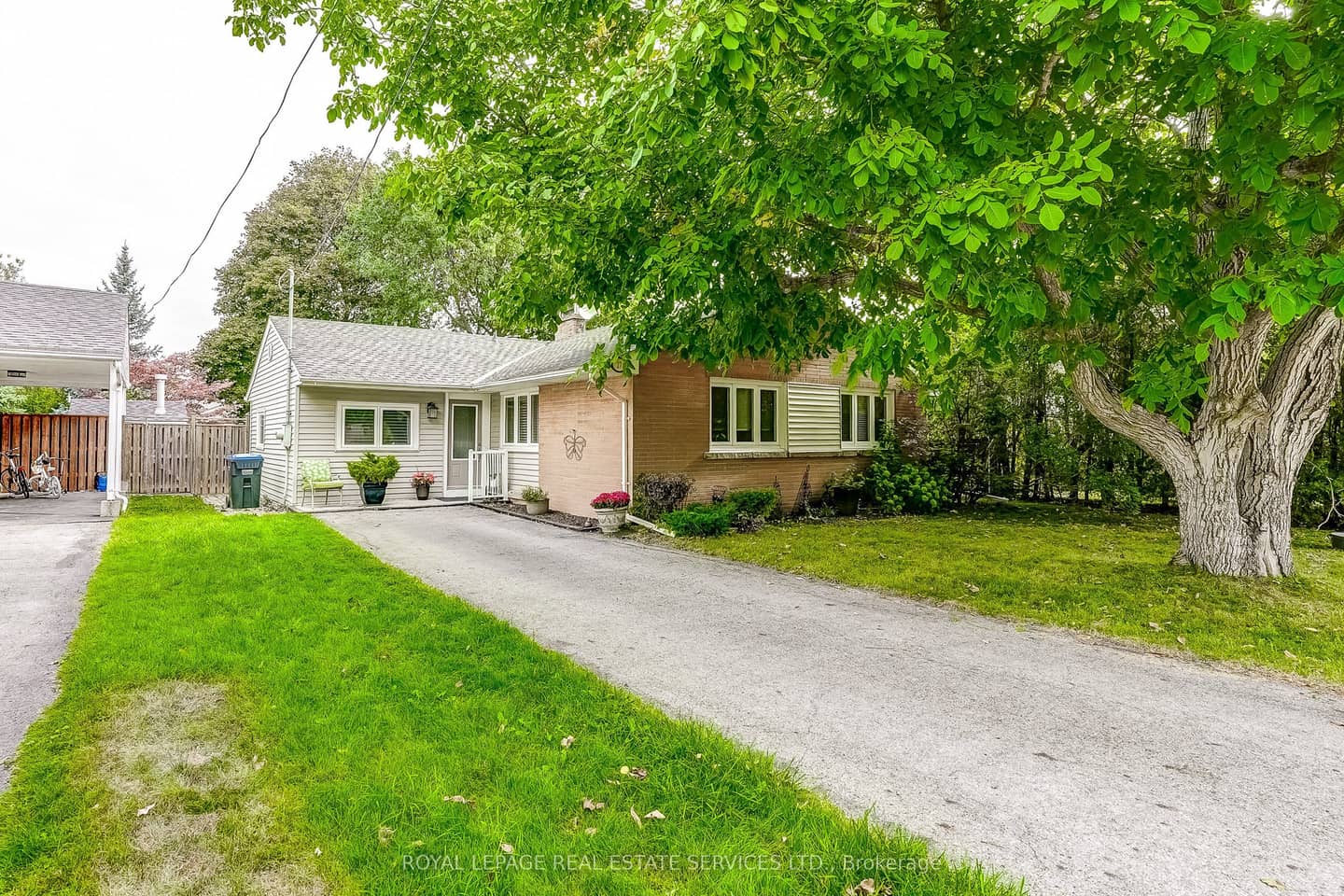 27 Sora Drive, Mississauga, ON L5M 1B3