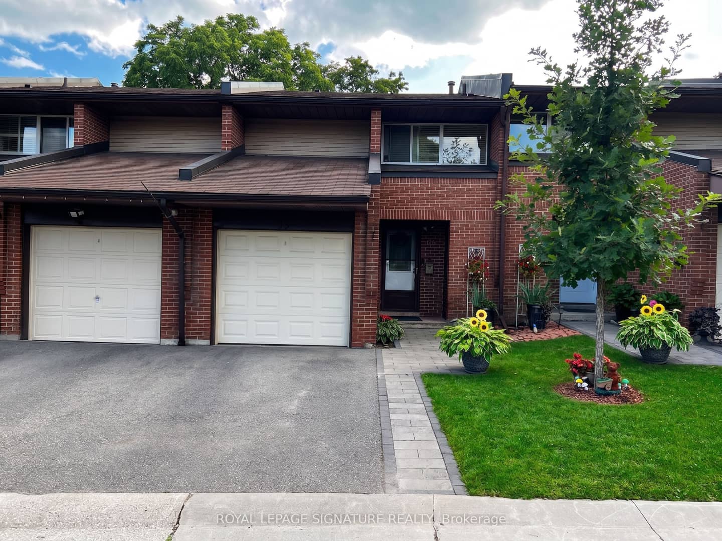 2301 Derry Road W 33, Mississauga, ON L5N 2R4