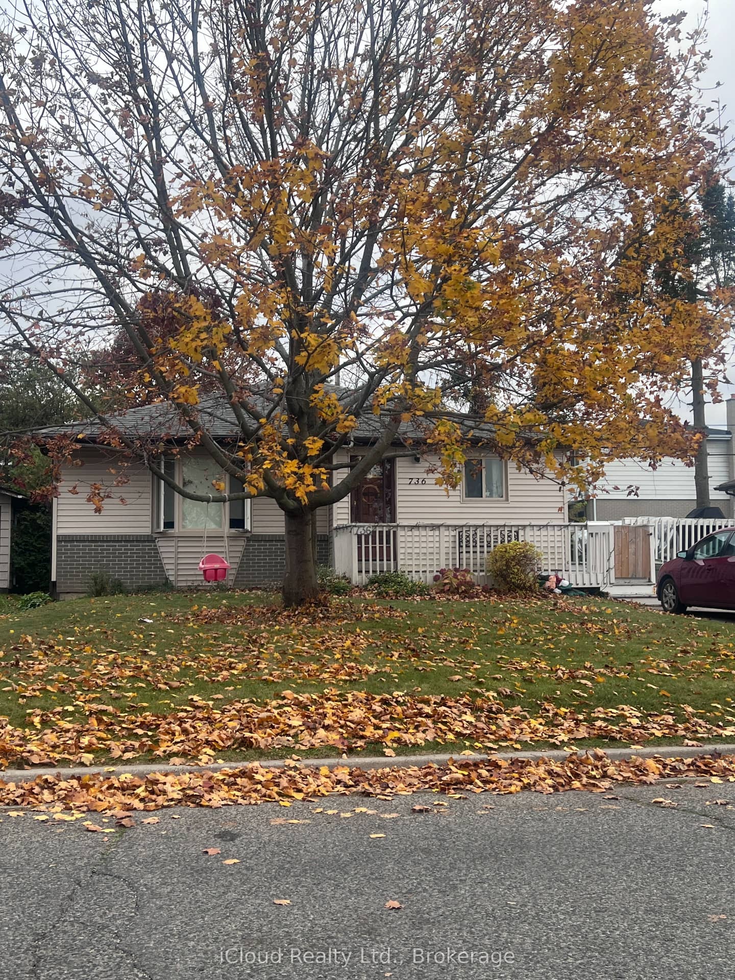 736 Annland Street, Pickering, ON L1W 1B6