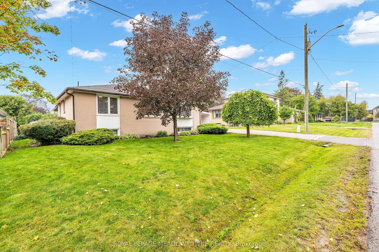48 Garside Avenue, Whitby, ON L1M 1A7