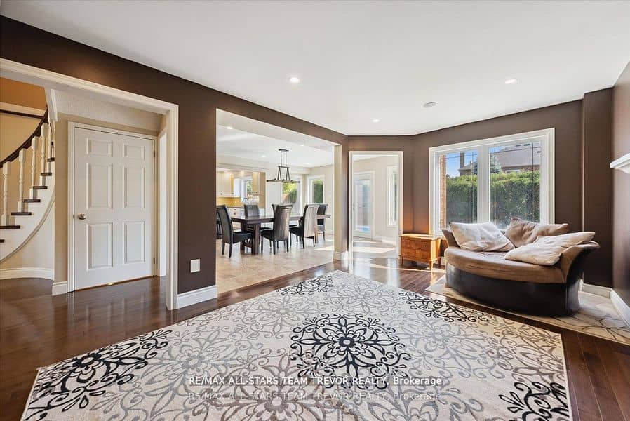 23 Litner Crescent, Georgina, ON L4P 3V1