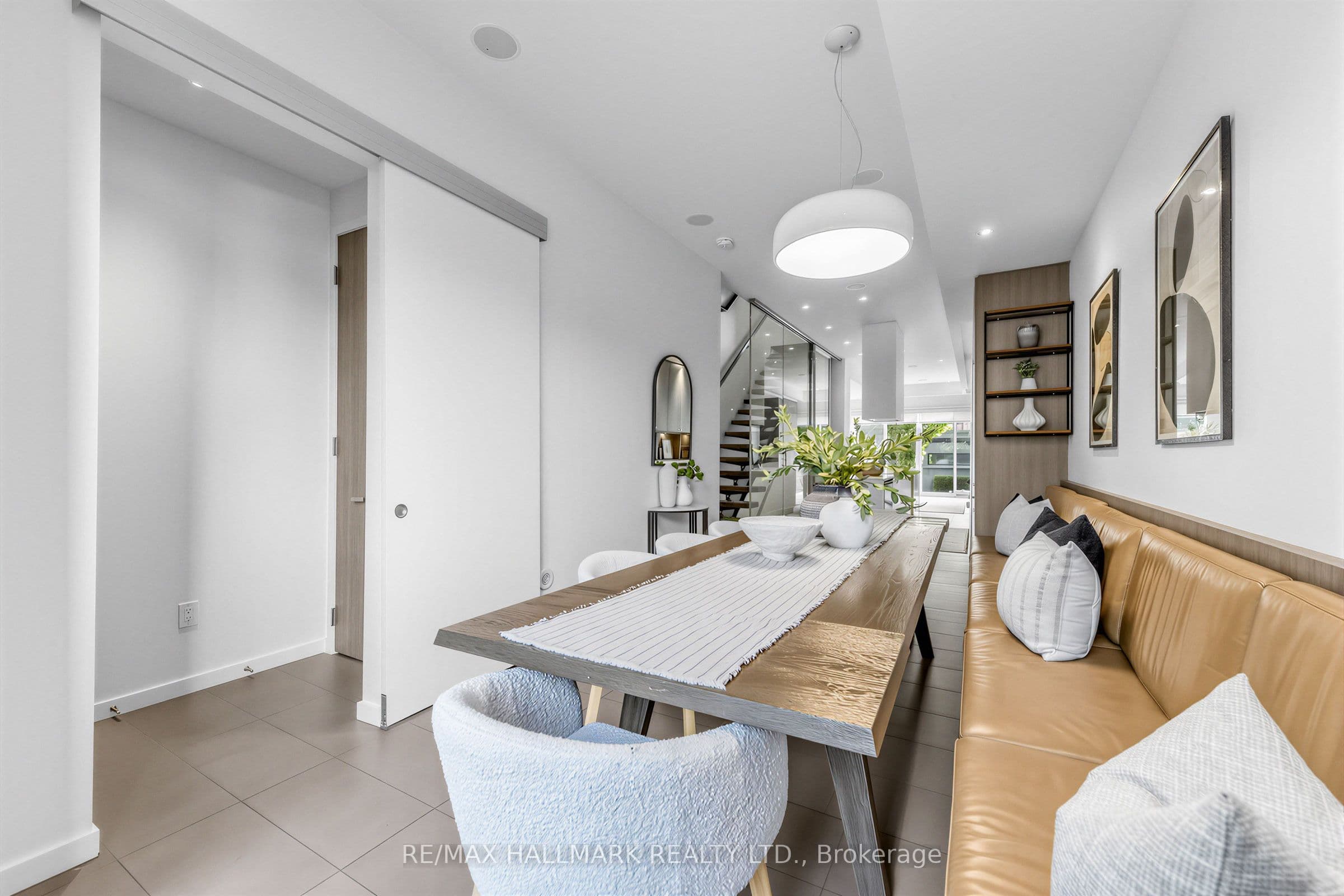 251 Roxton Road, Toronto, ON M6G 3R1