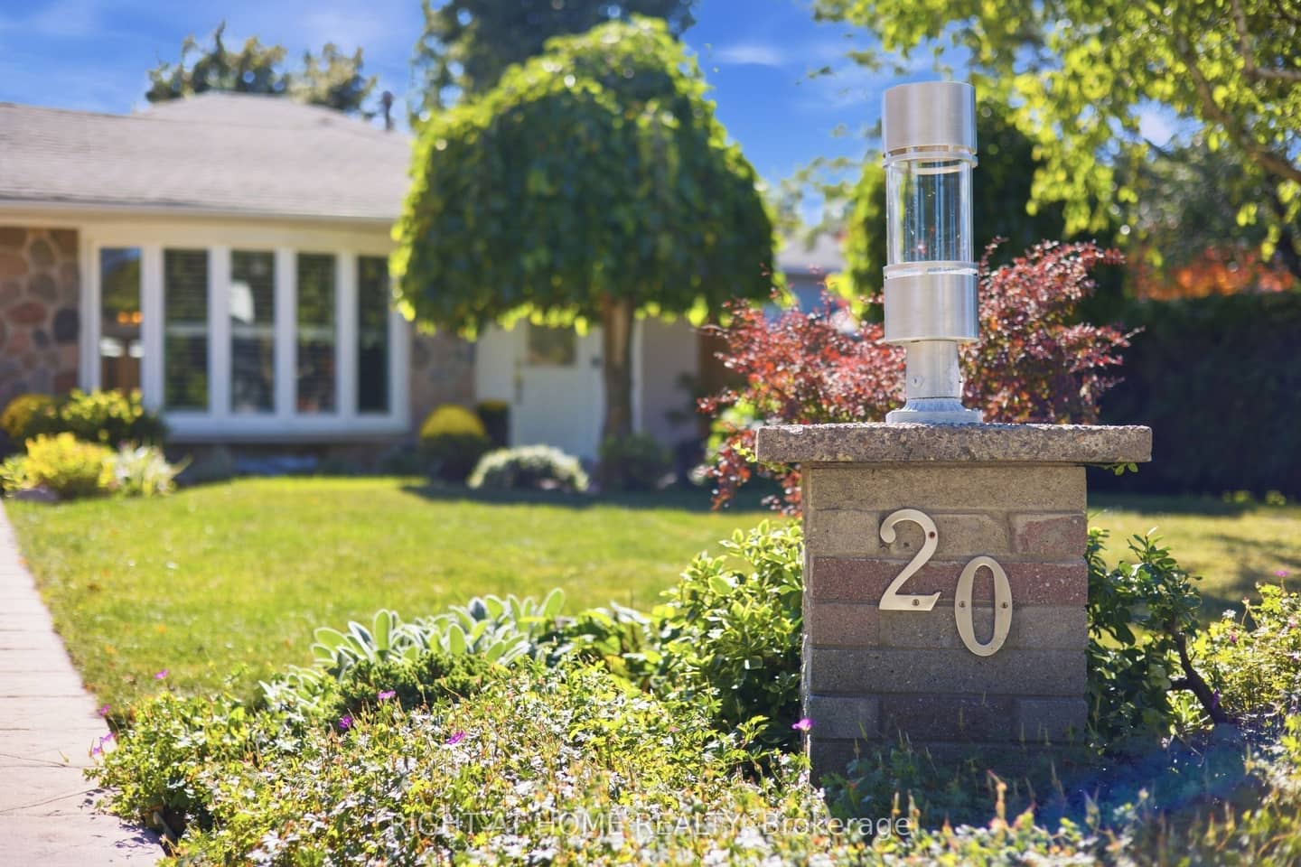 20 Mono Court, Brampton, ON L6W 2G8