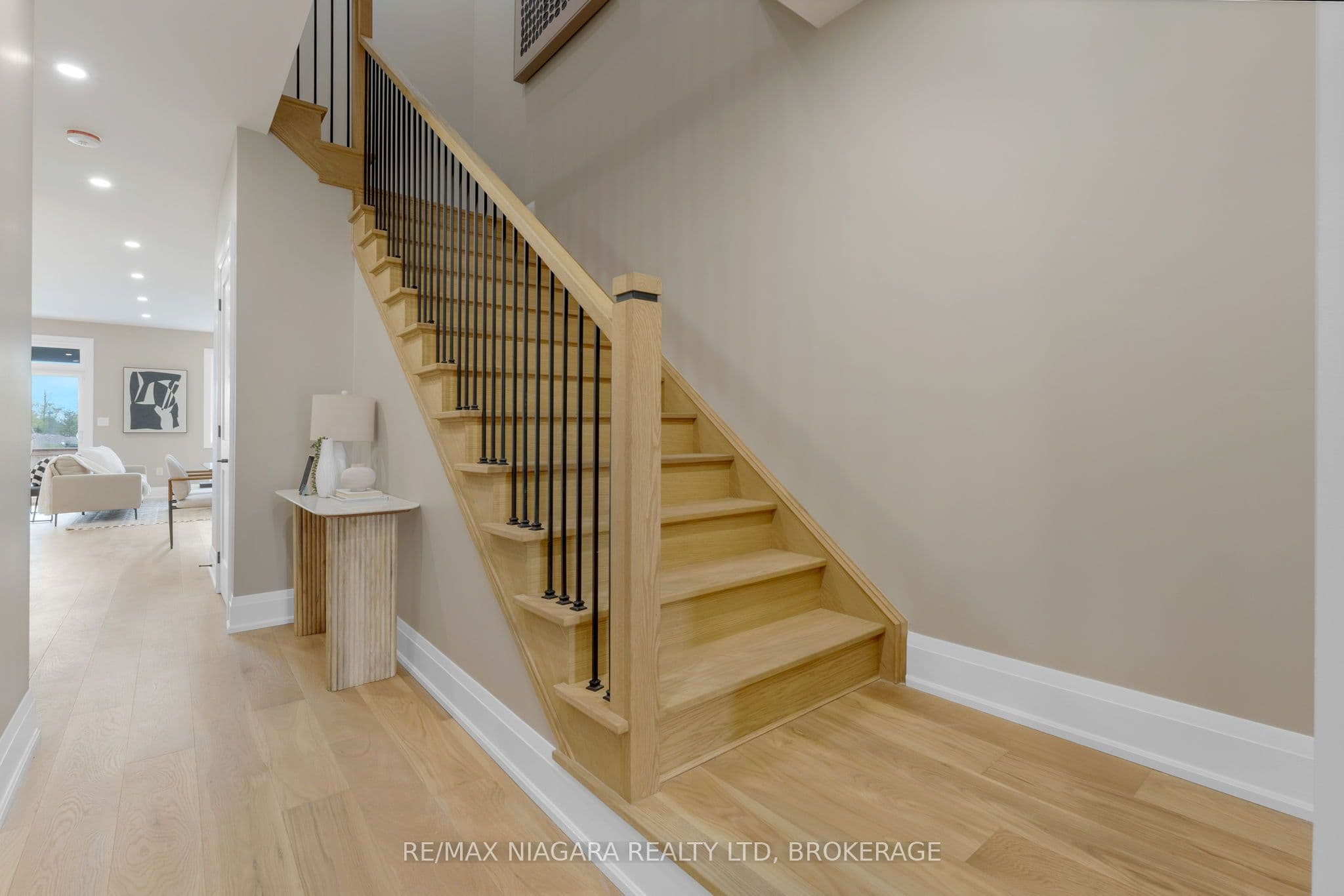 6200 Curlin Crescent, Niagara Falls, ON L2H 0B8
