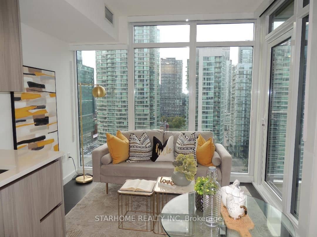 1 Concord Cityplace Way 2015, Toronto, ON M5V 0X3