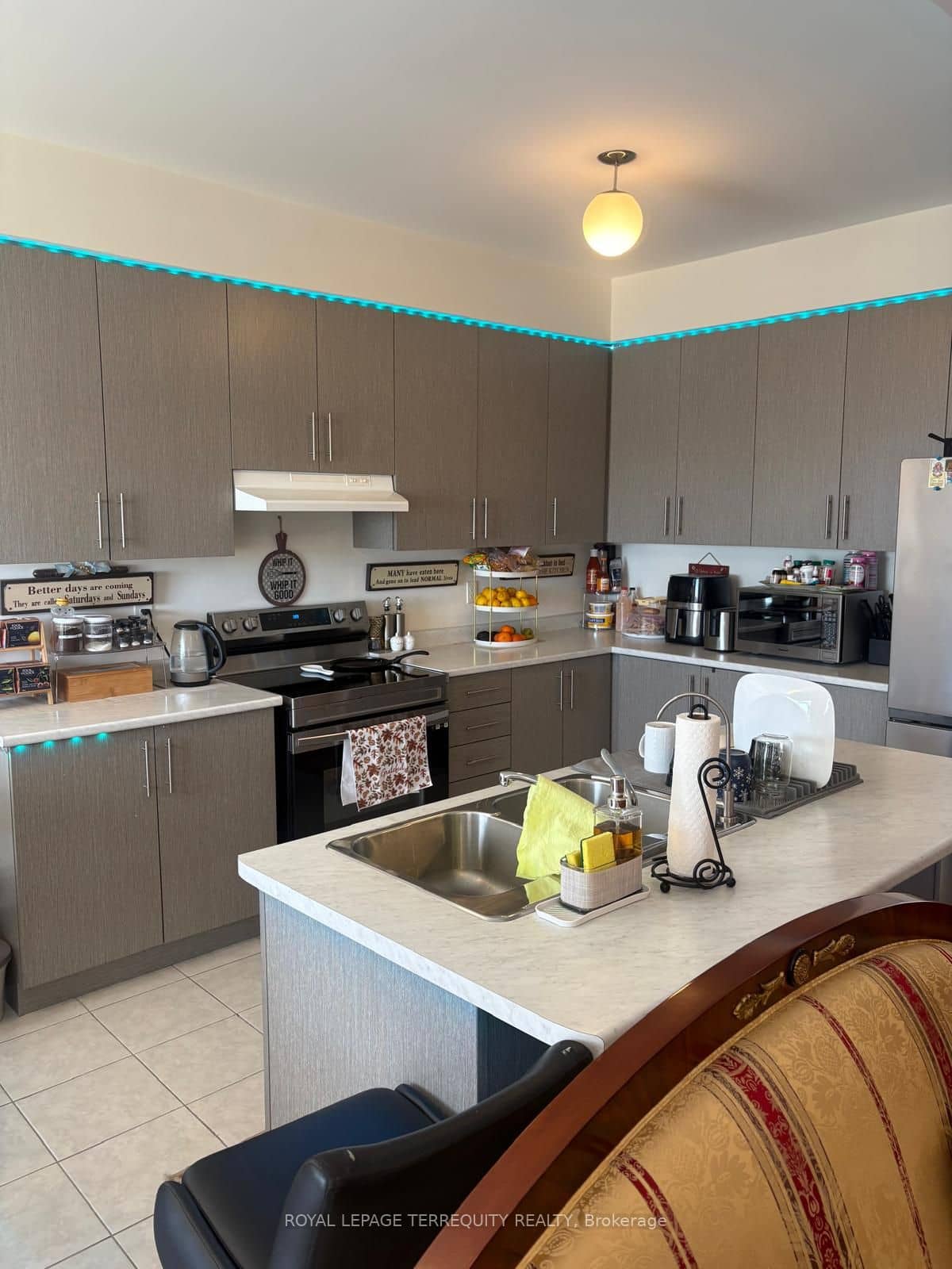 1101 Skyridge Boulevard, Pickering, ON L1X 0G7