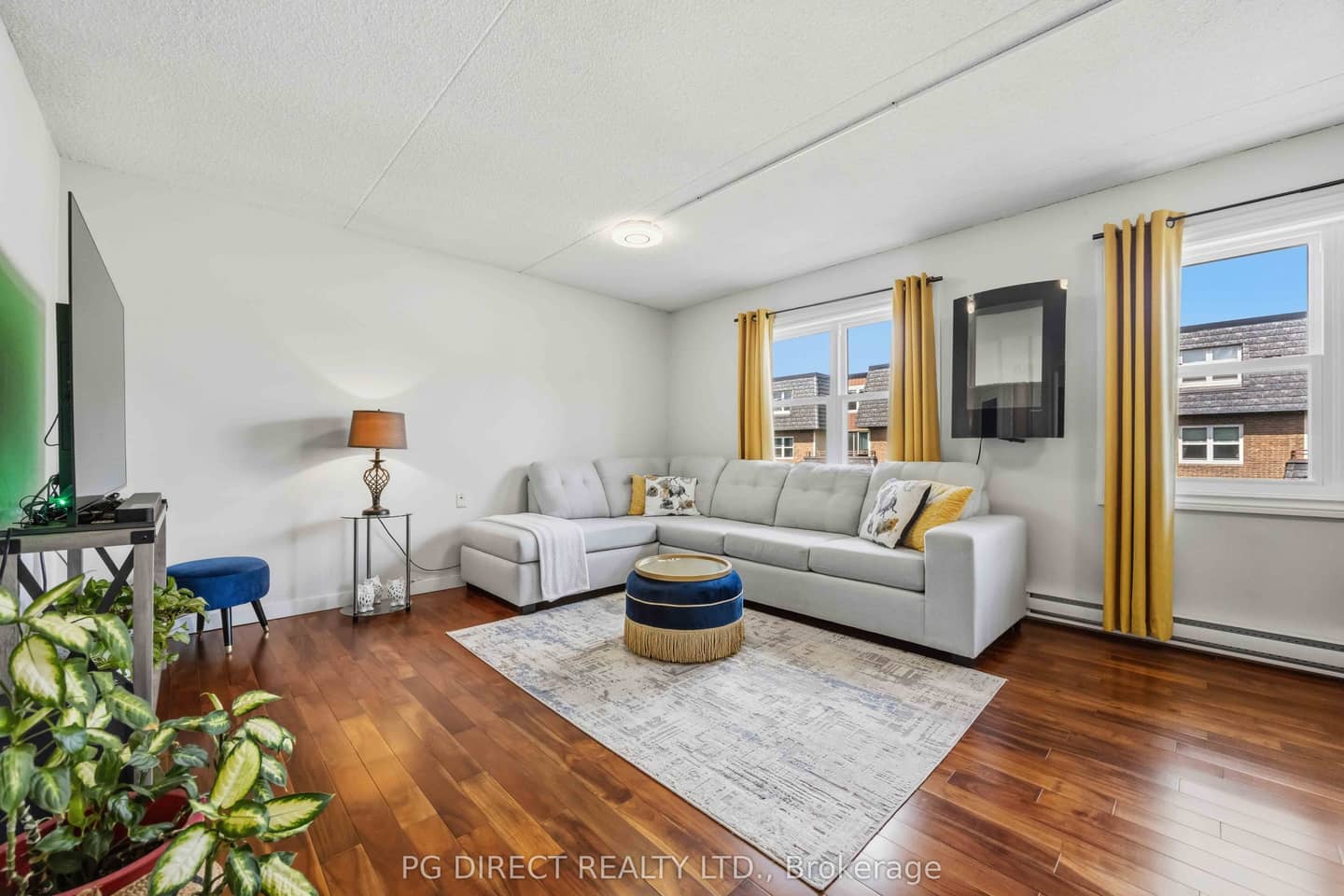 580 Mary Street E 214, Whitby, ON L1N 2R3