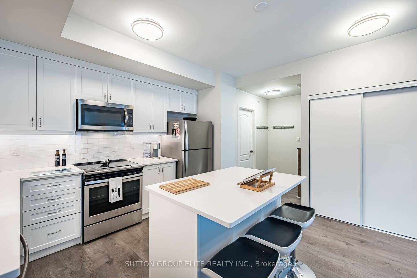 19 Applewood Lane 36, Toronto, ON M9C 0C1