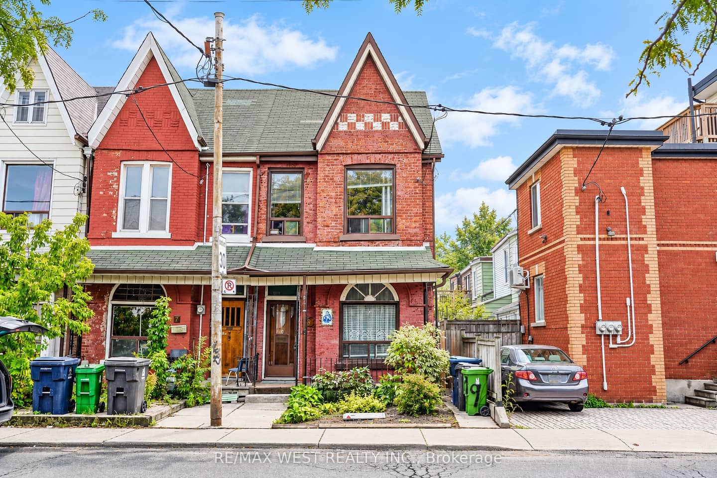 9 Northumberland Street, Toronto, ON M6H 1P8