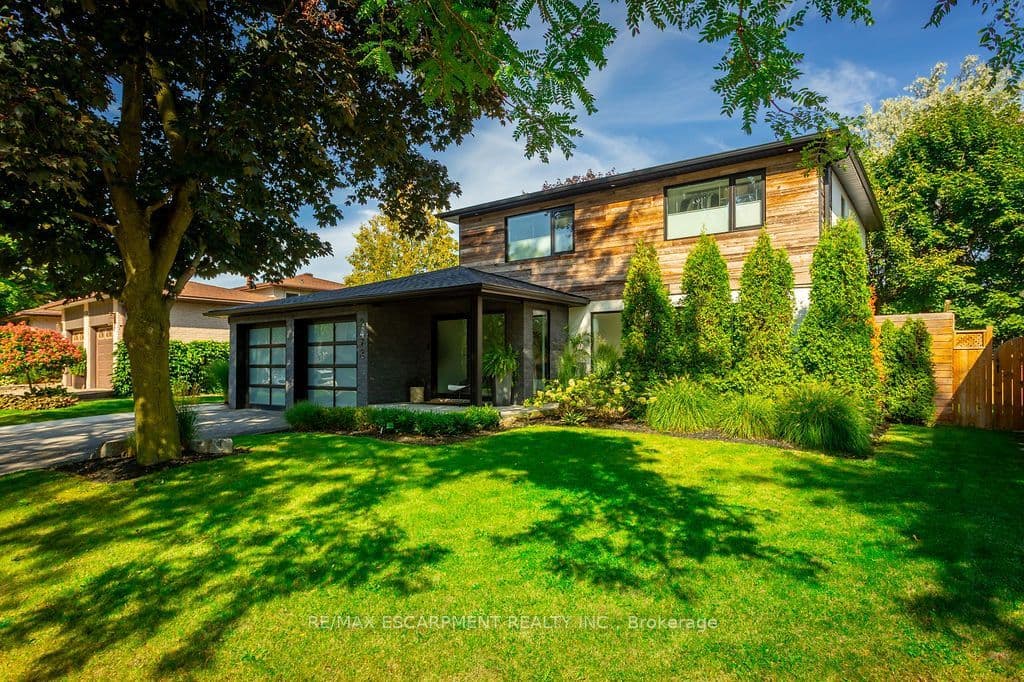 2473 Woburn Crescent, Oakville, ON L6L 5E8