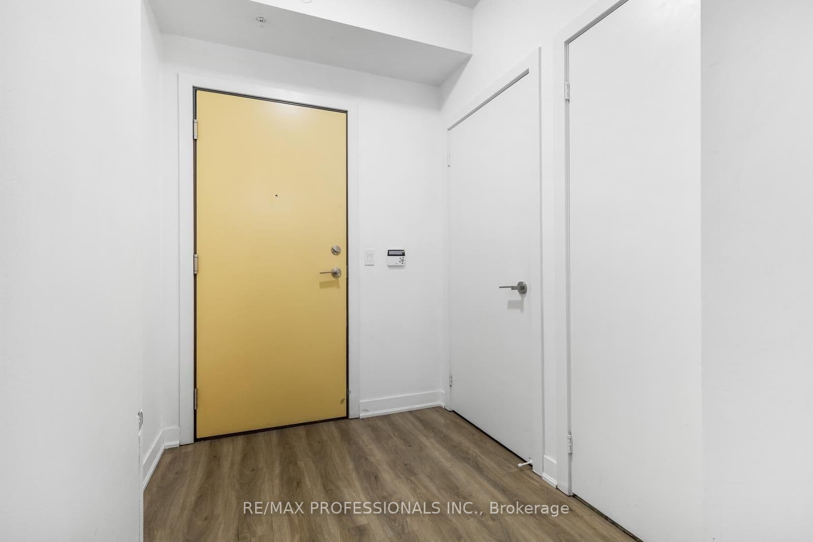30 Nelson Street 325, Toronto, ON M5V 0H5