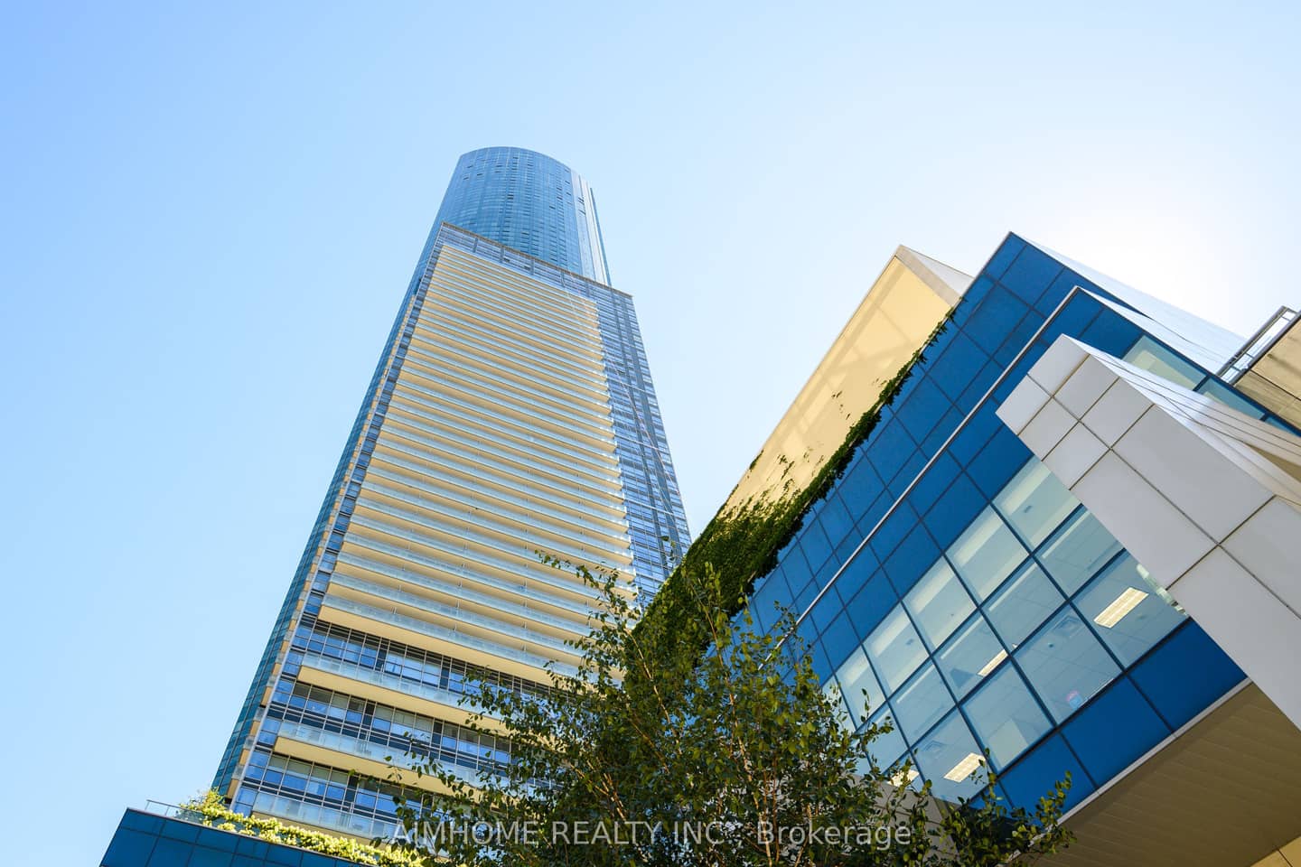 386 Yonge Street 1405, Toronto, ON M5B 0A5