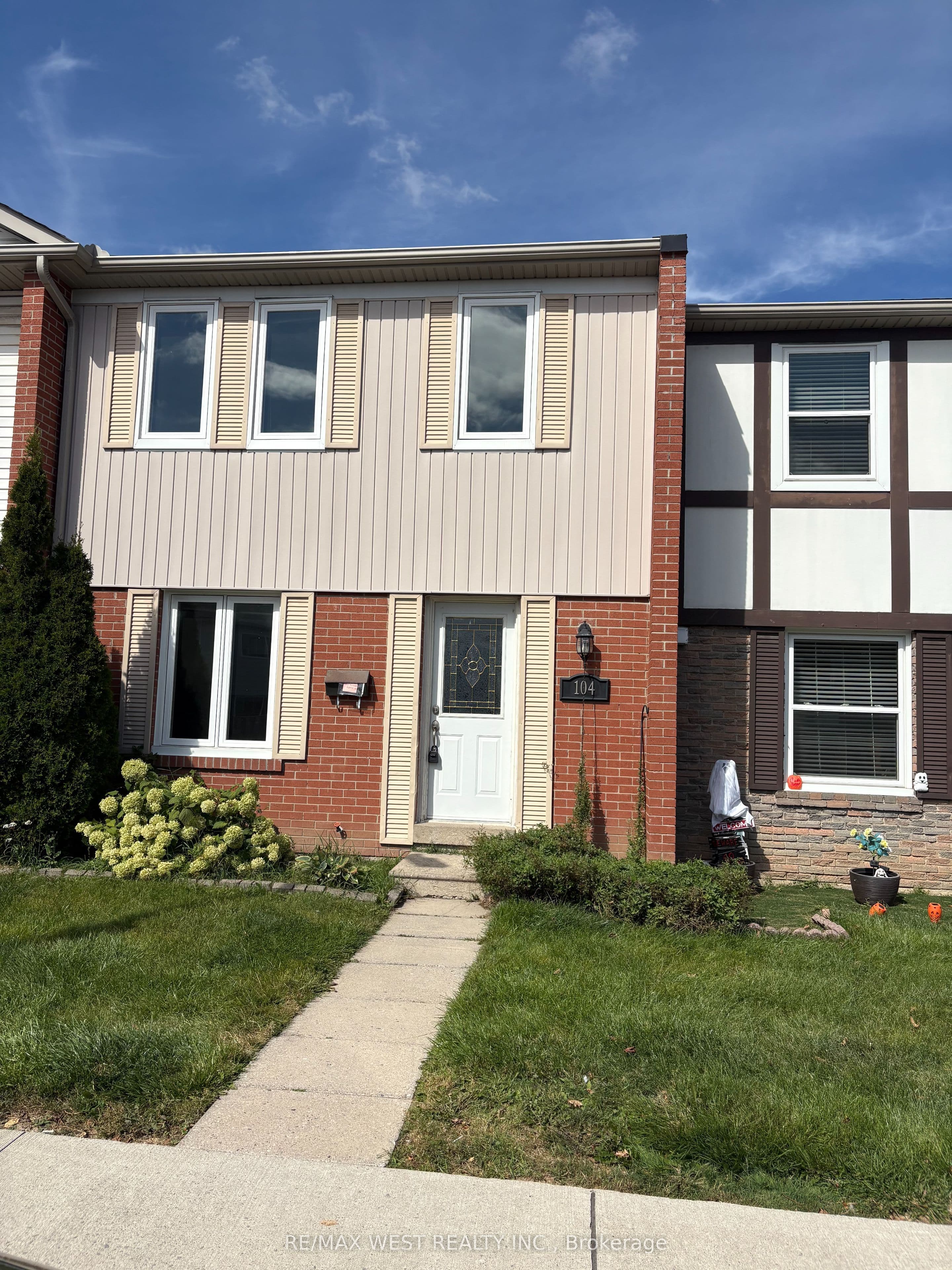 900 S Central Park Drive 104, Brampton, ON L6S 3J6