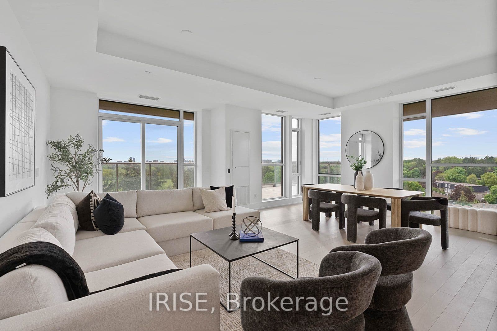 397 Royal Orchard Boulevard 708, Markham, ON L3T 0H3