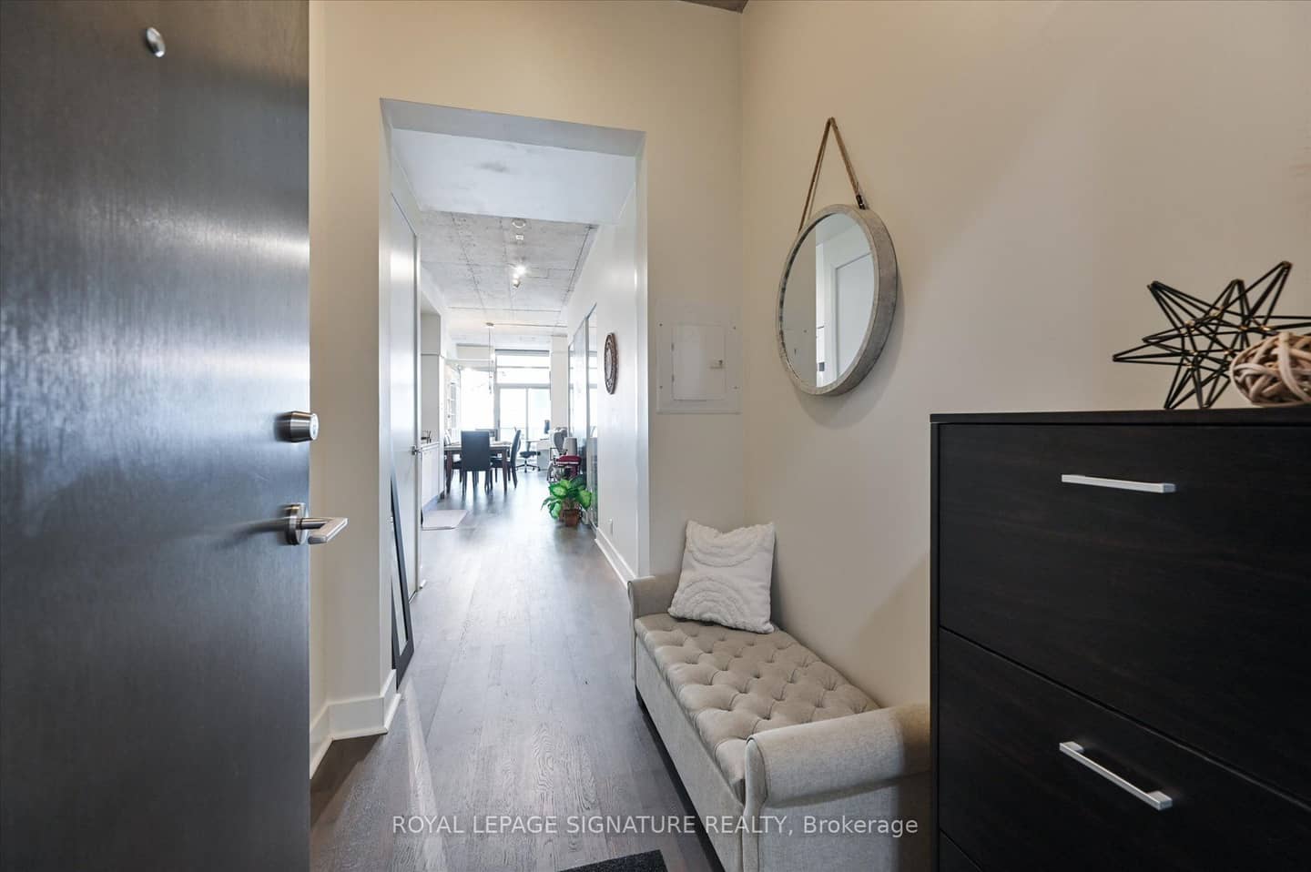 399 Adelaide Street W 420, Toronto, ON M5V 1S4