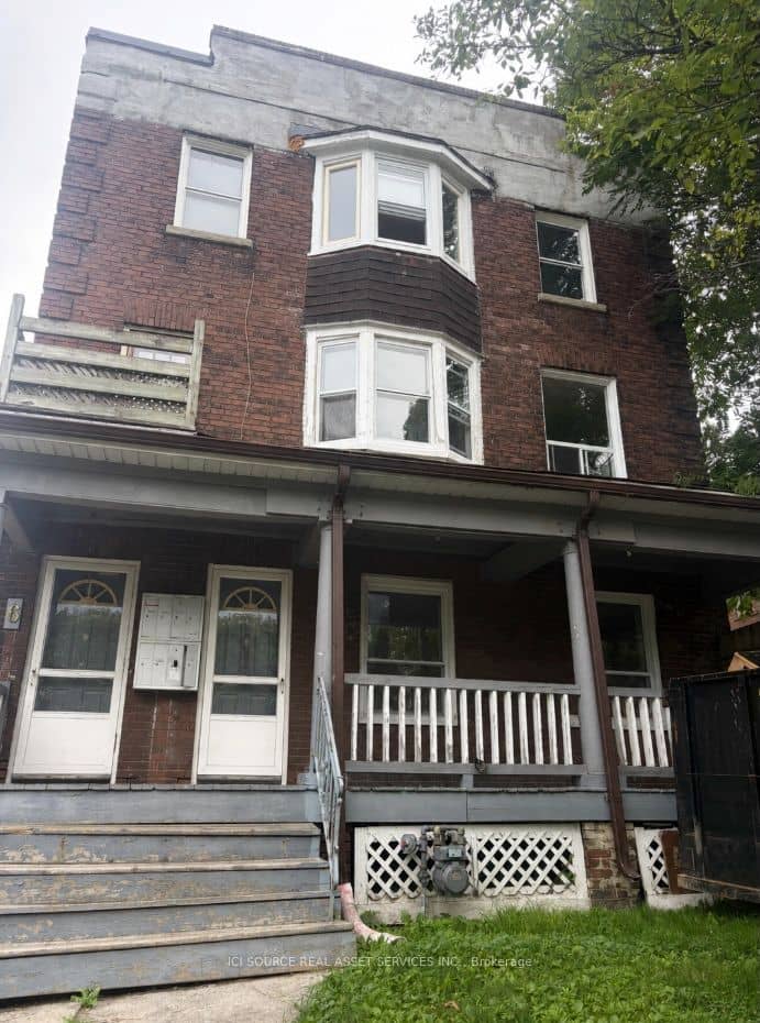 6 Redwood Avenue, Toronto, ON M4L 2S6