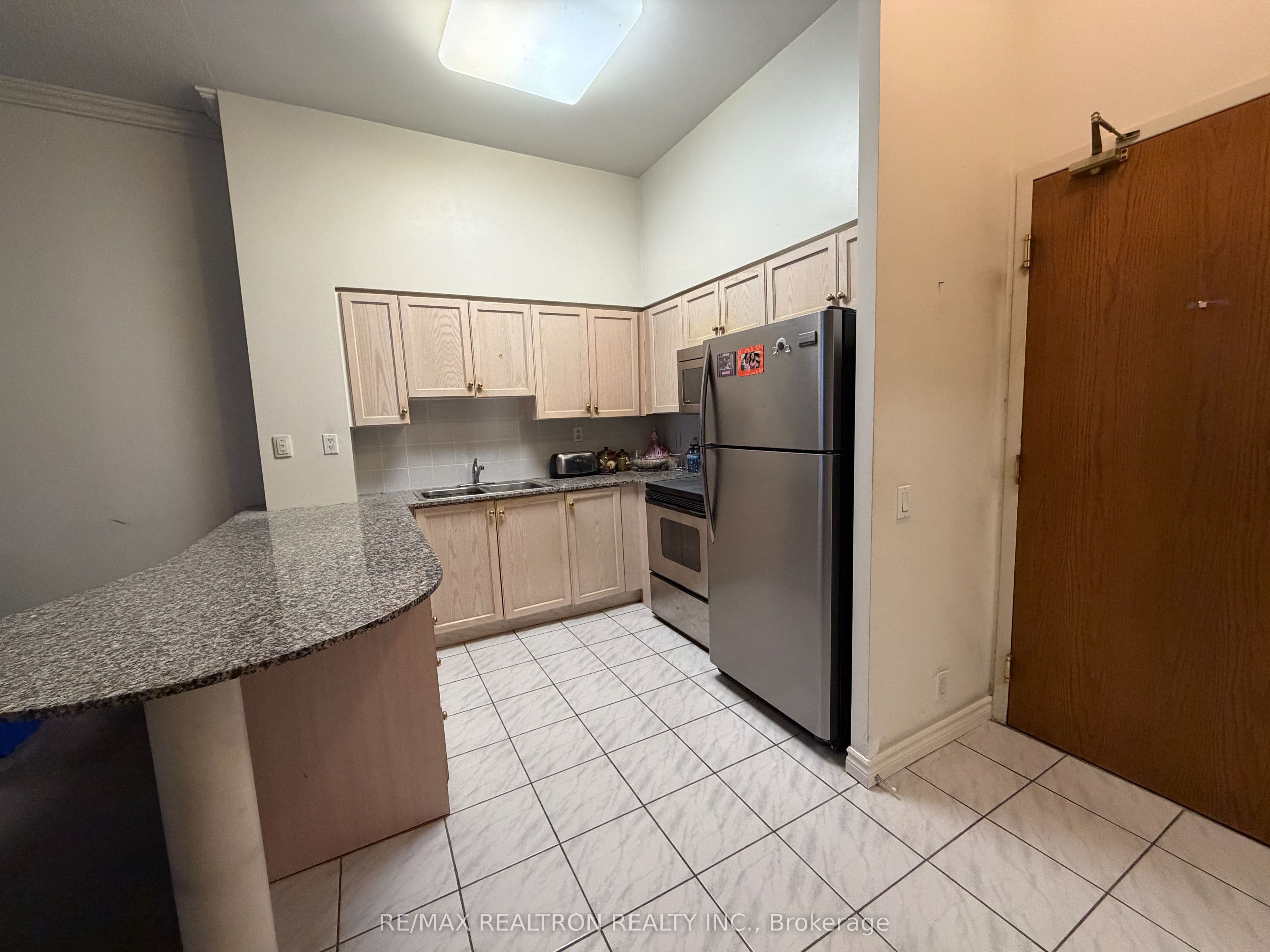1720 Eglinton Avenue E 120, Toronto, ON M4A 2X8