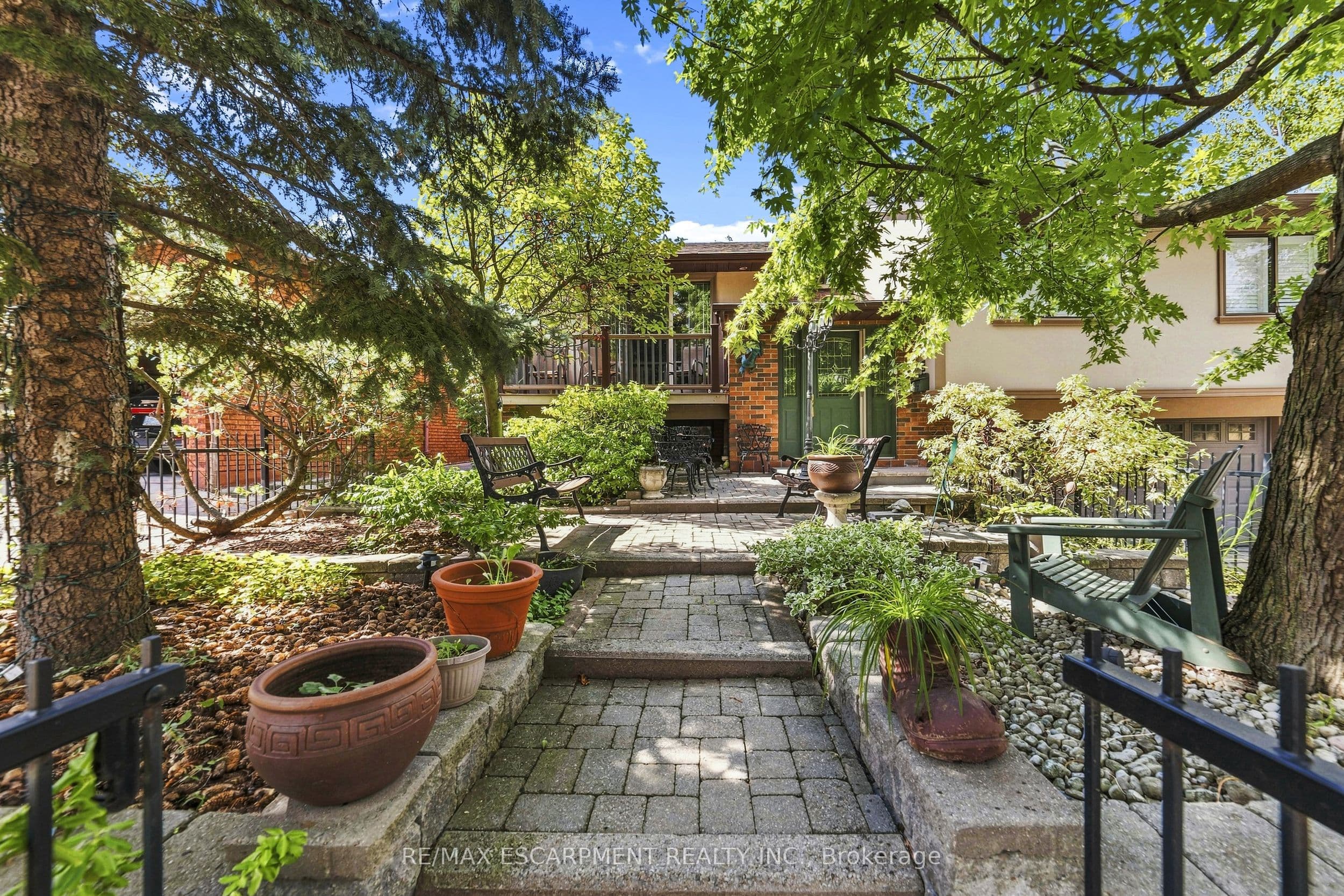 39 Audubon Street S, Hamilton, ON L8J 1J6