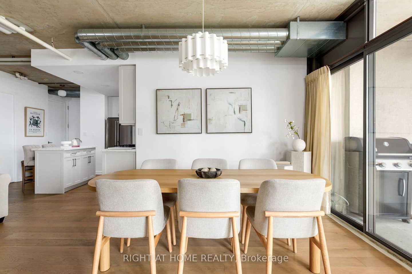 533 Richmond Street W 805, Toronto, ON M5V 3Y1