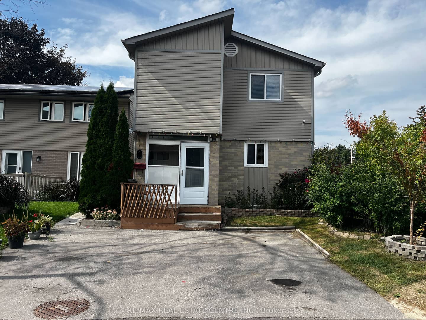 1 Hawkins Court, Brampton, ON L6S 2N7