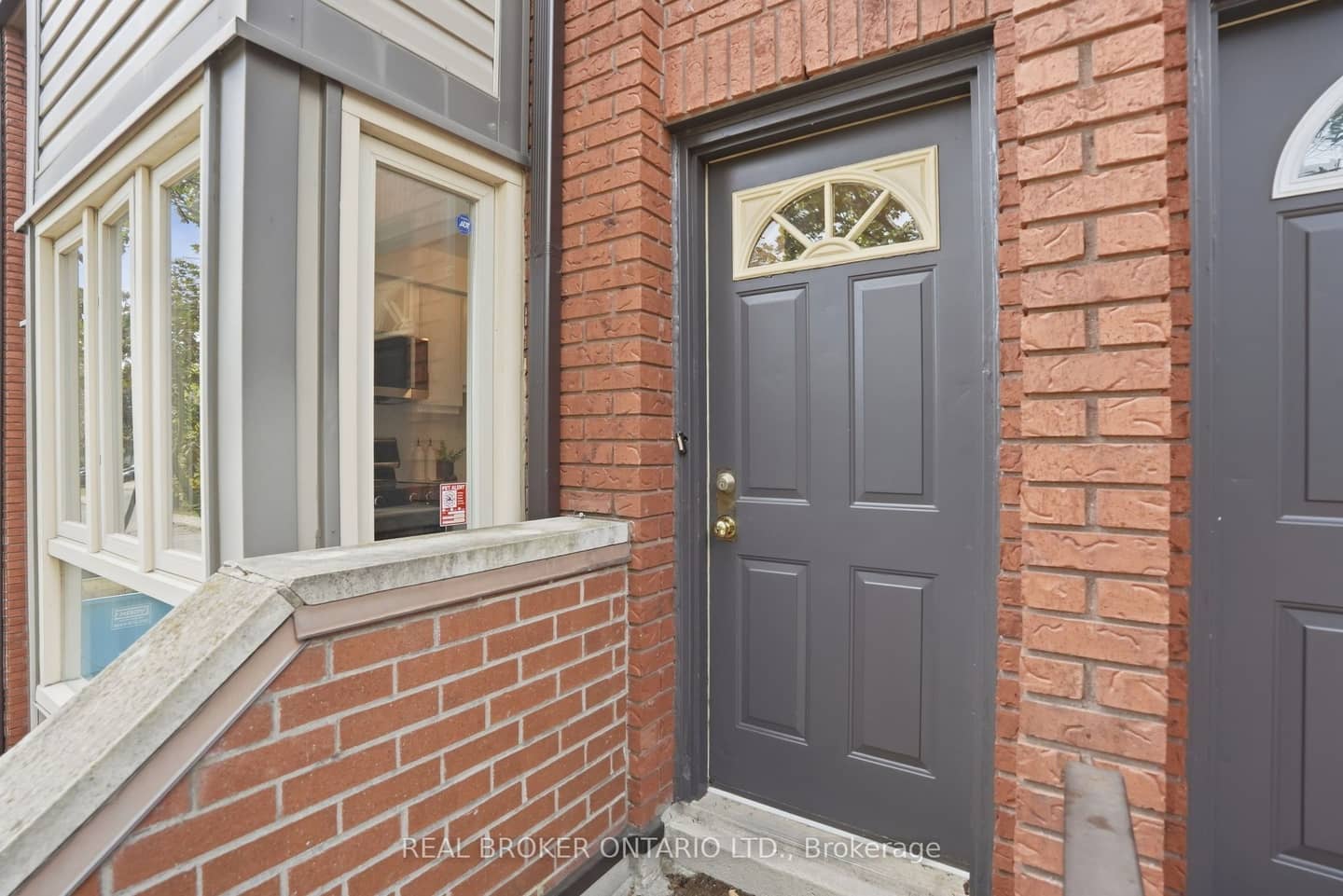 895 Maple Avenue 407, Burlington, ON L7S 2H7