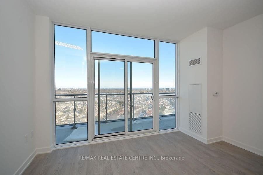 4699 Glen Erin Drive Ph 03, Mississauga, ON L4M 2E5