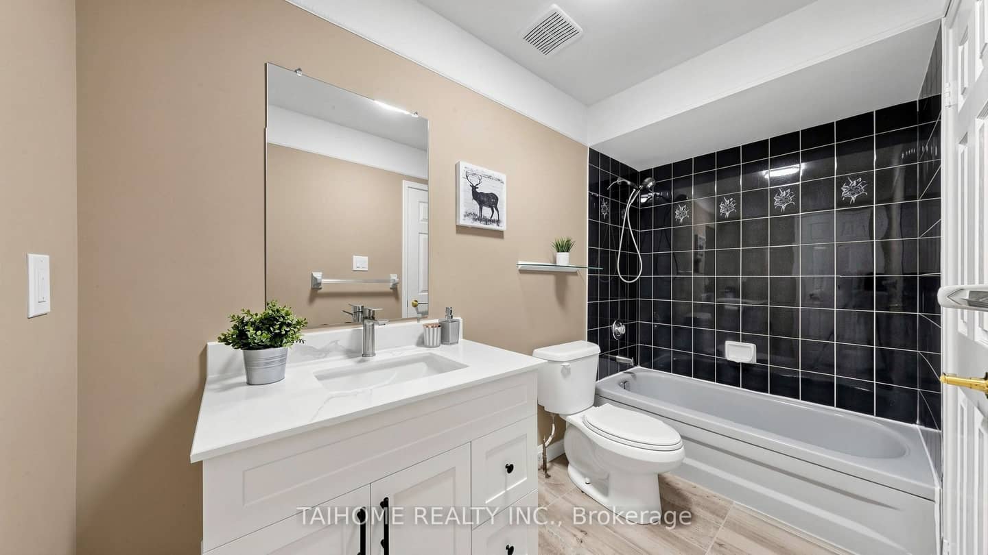 3573 Colonial Drive, Mississauga, ON L5L 5M2