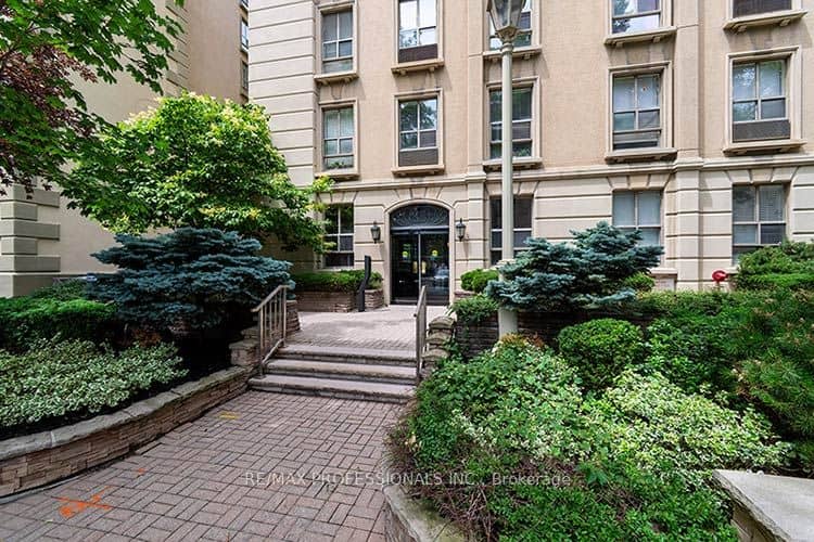 88 Charles Street E 702, Toronto, ON M4Y 2W7