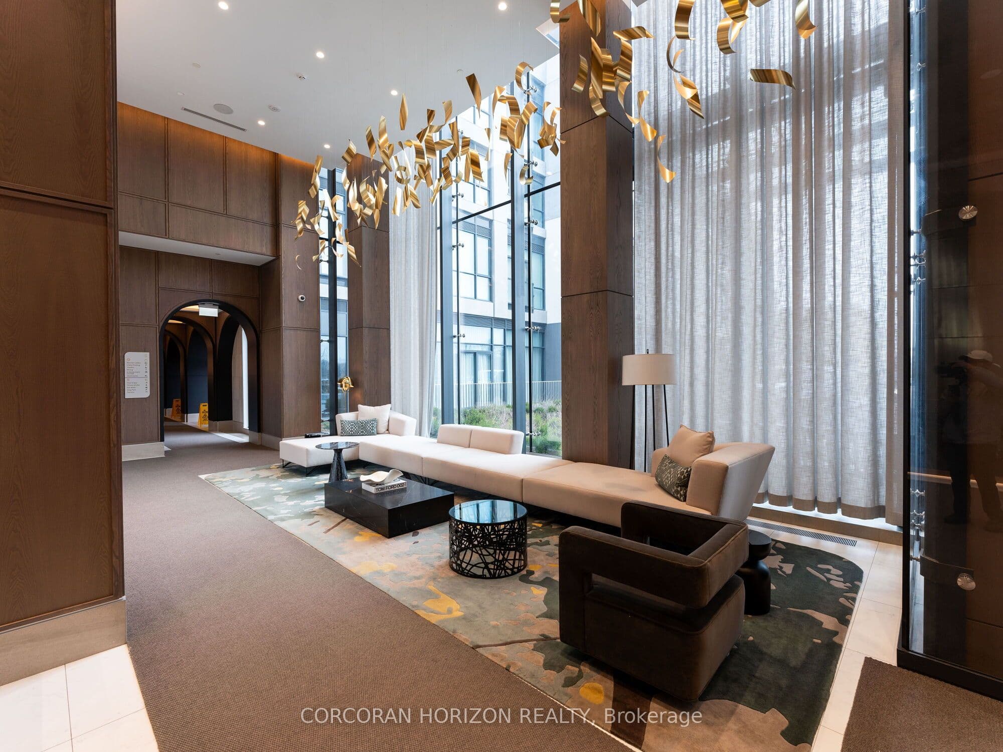 30 Inn On The Park Drive 221, Toronto, ON M3C 0P7