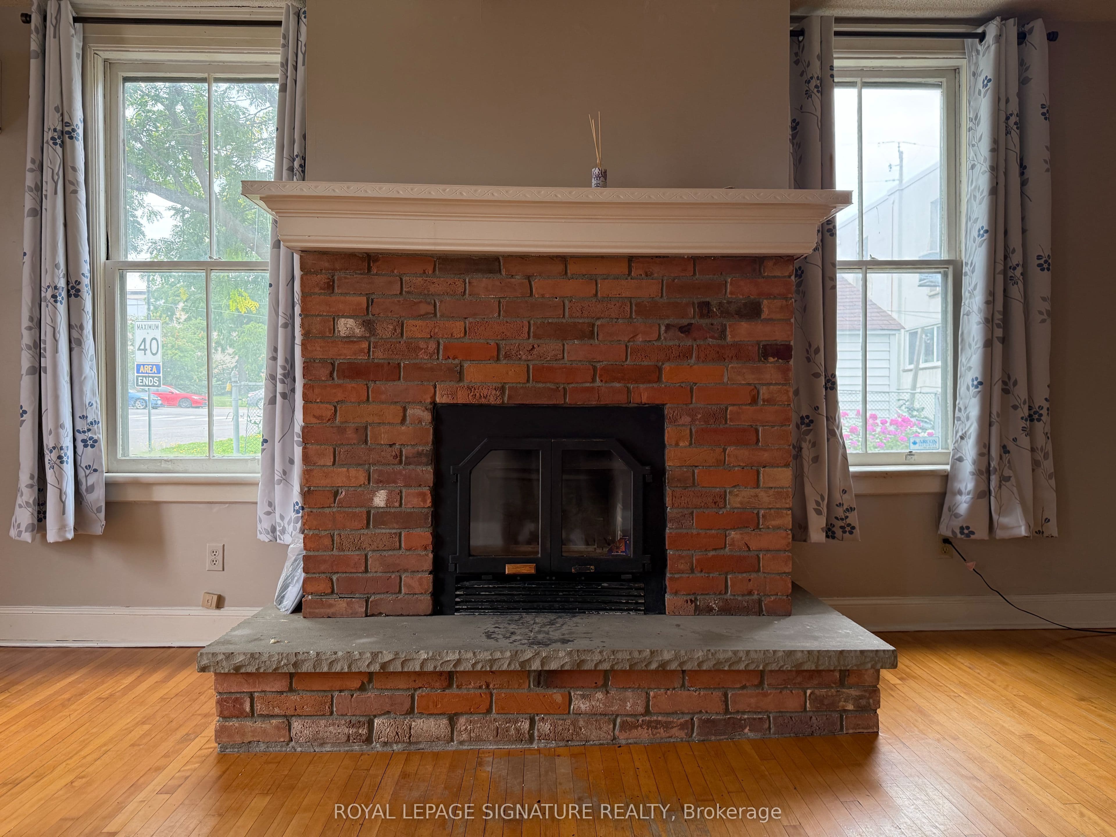 12 Hemlock Avenue, Oshawa, ON L1H 1Y7