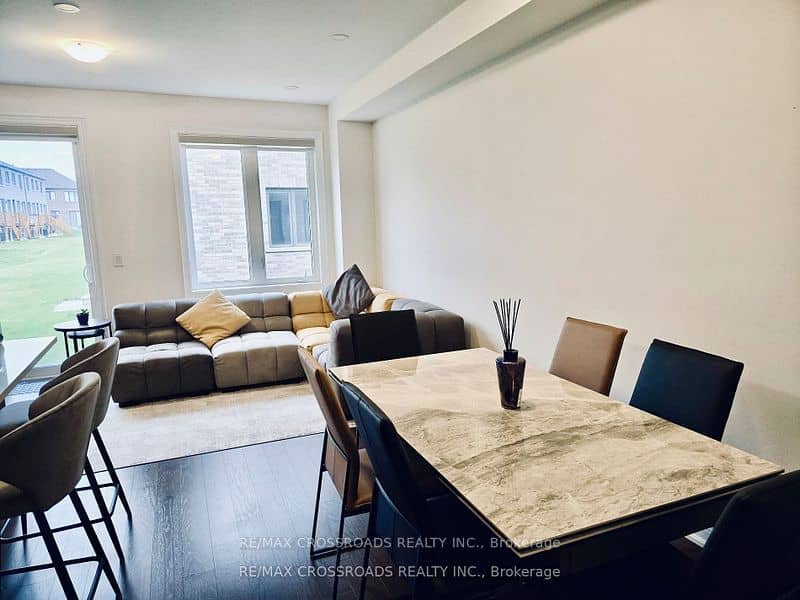 12 SCHMELTZER Crescent, Richmond Hill, ON L4E 1A2