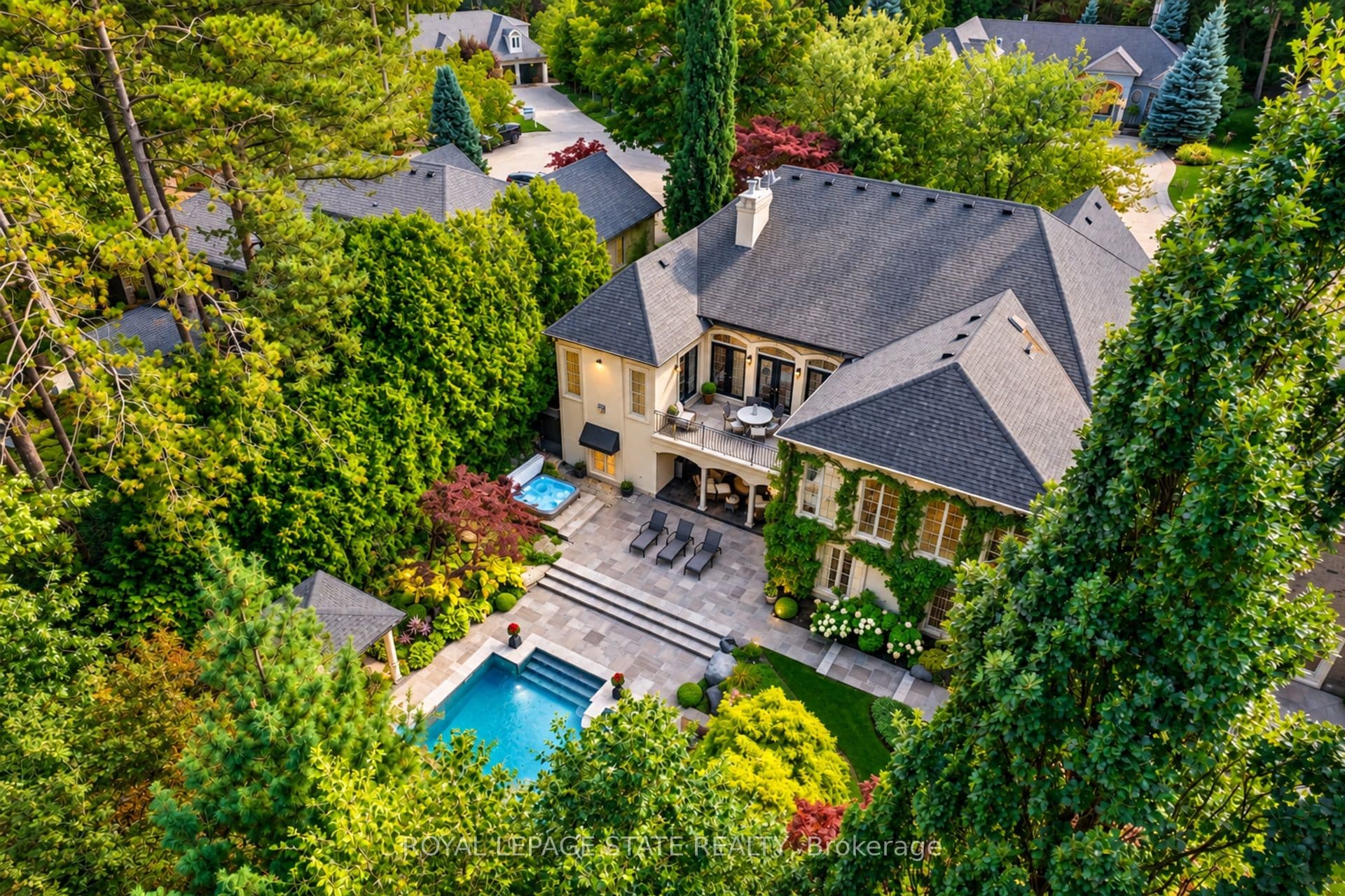 21 HARRINGTON Place, Hamilton, ON L9G 4Z2