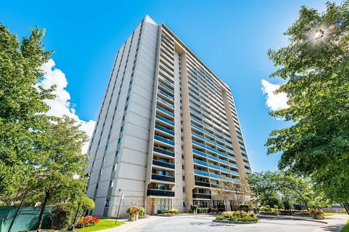 812 Burnhamthorpe Road 1102, Toronto, ON M9C 4W1