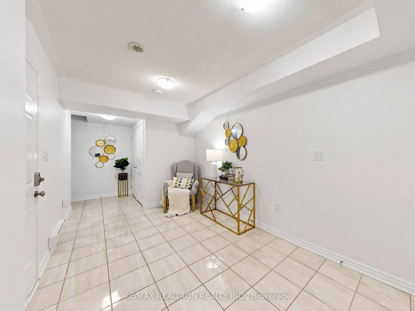 1072 Clipper Lane, Pickering, ON L1X 0E8