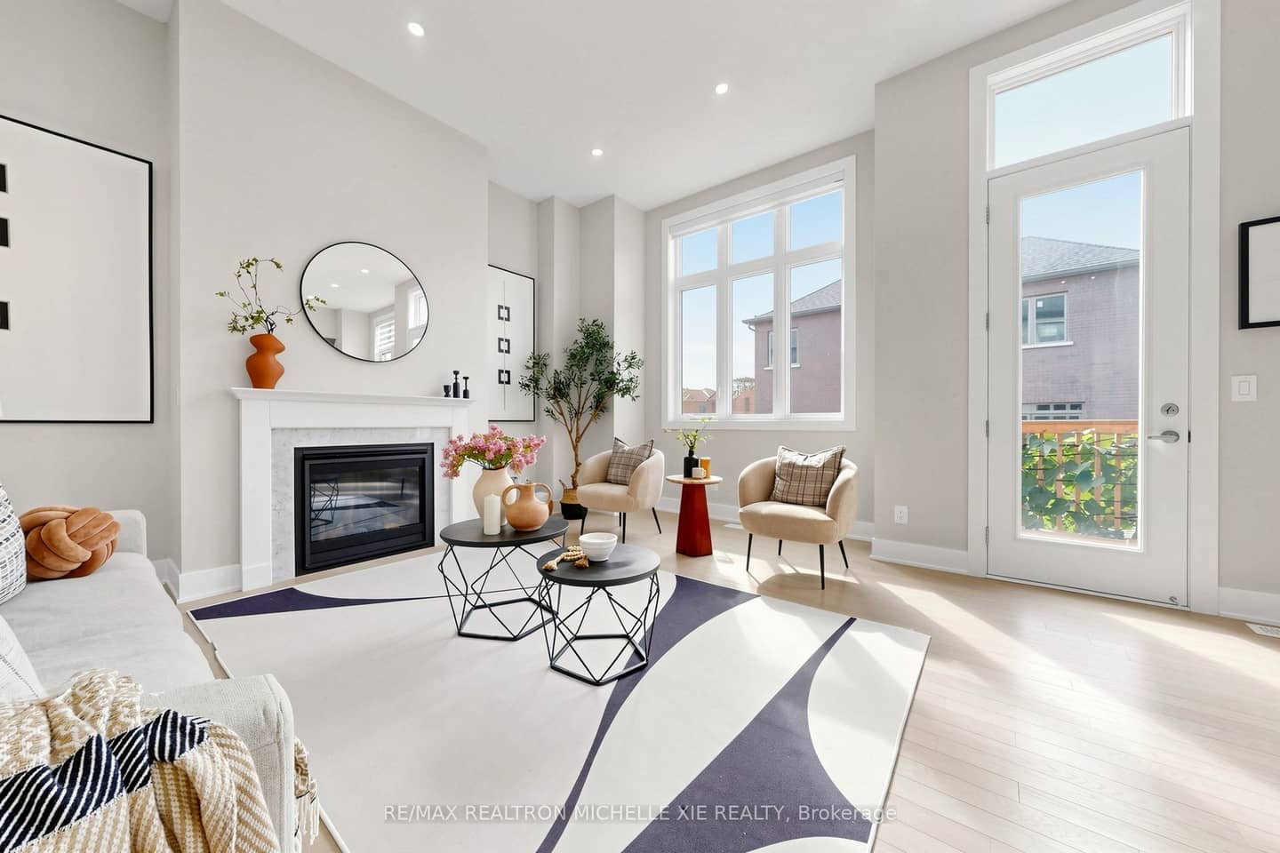 9 Nanhai Avenue, Markham, ON L6C 3M9