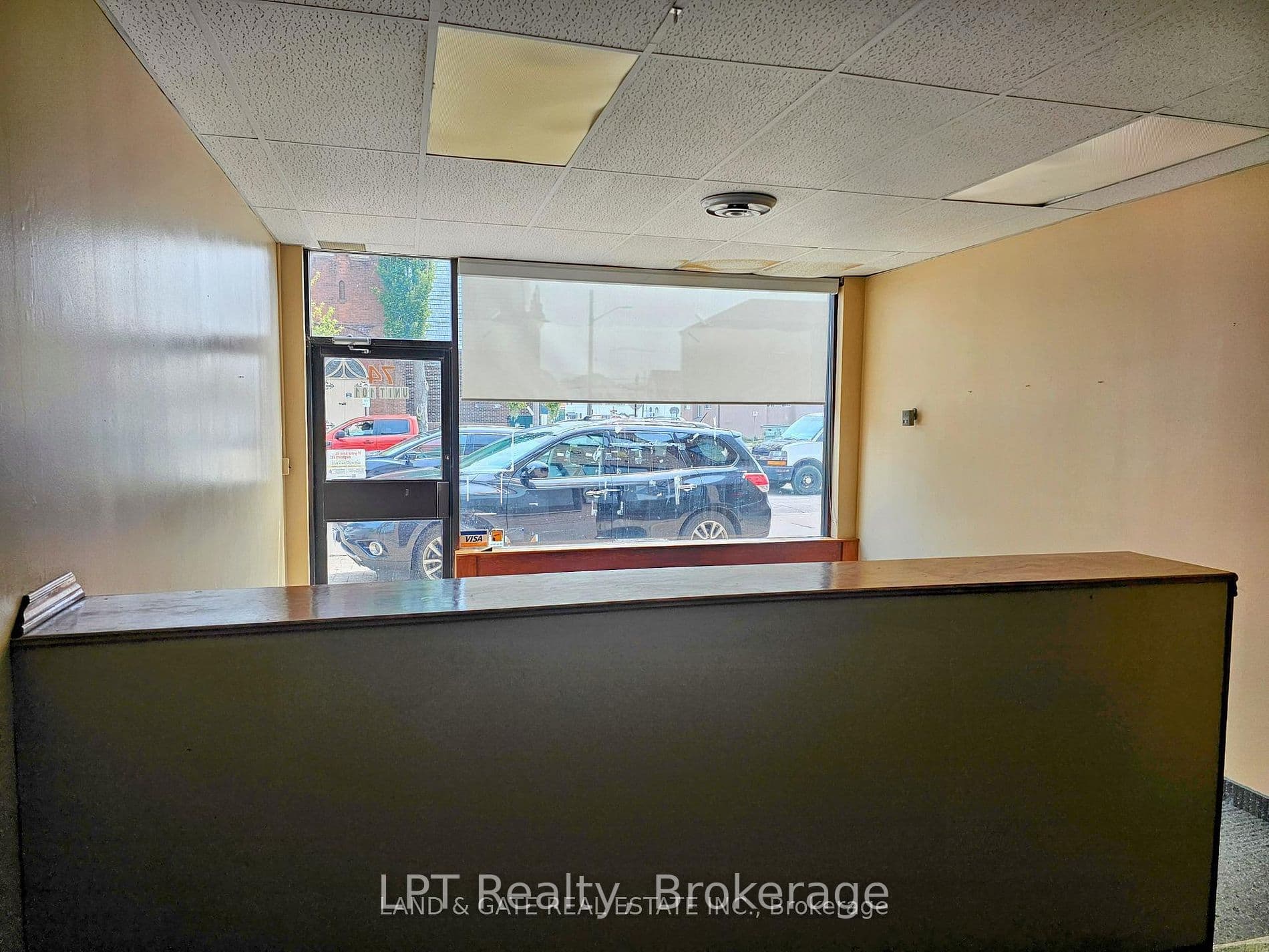 74 Simcoe Street S 101, Oshawa, ON L1H 4G6