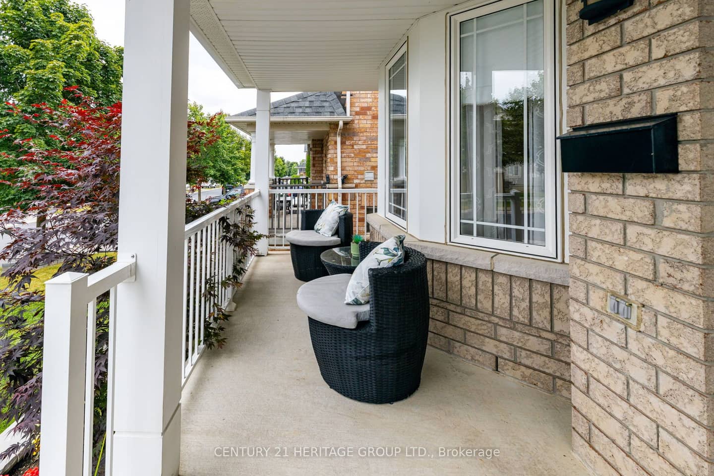 106 Laurendale Avenue, Georgina, ON L4P 4E8