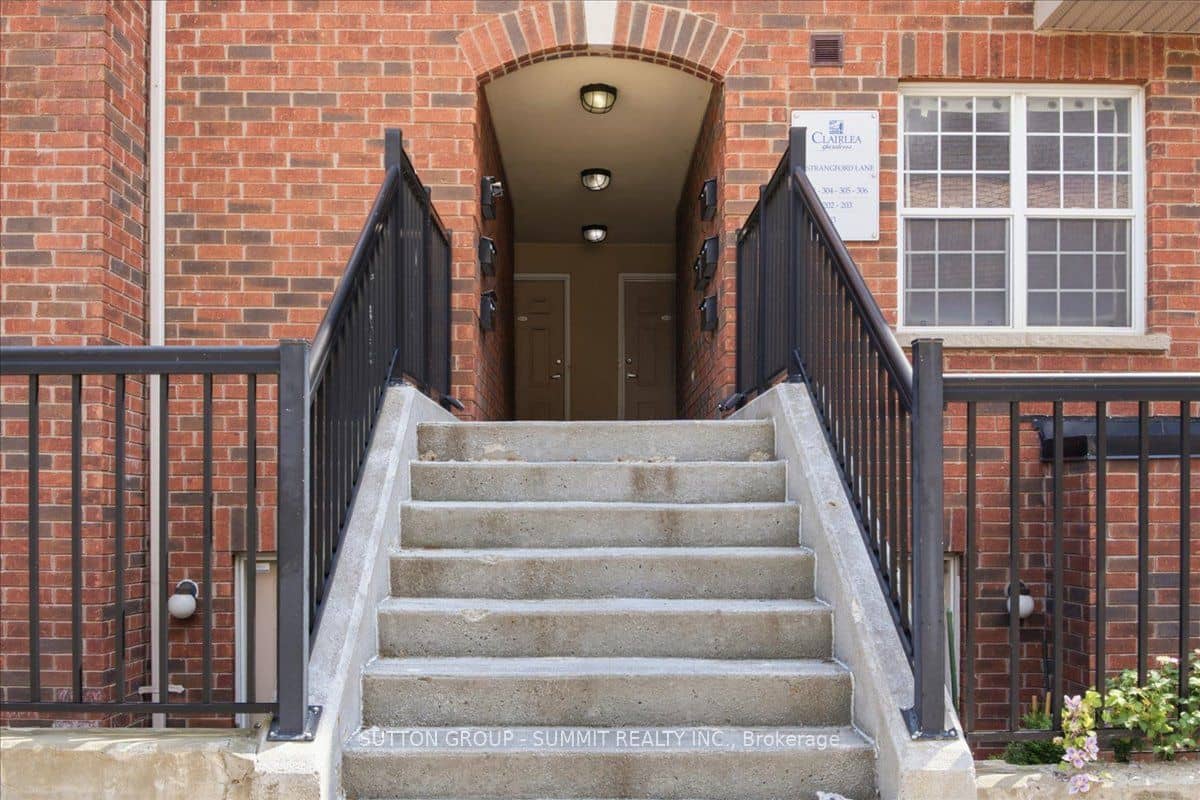 25 Strangford Lane 201, Toronto, ON M1L 0E5
