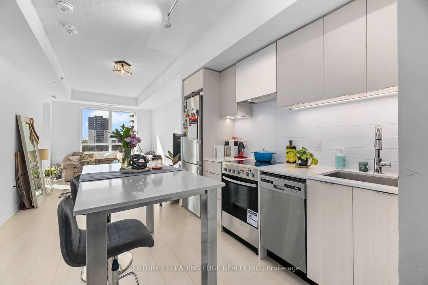 26 Gibbs Road 745, Toronto, ON M9B 0E3