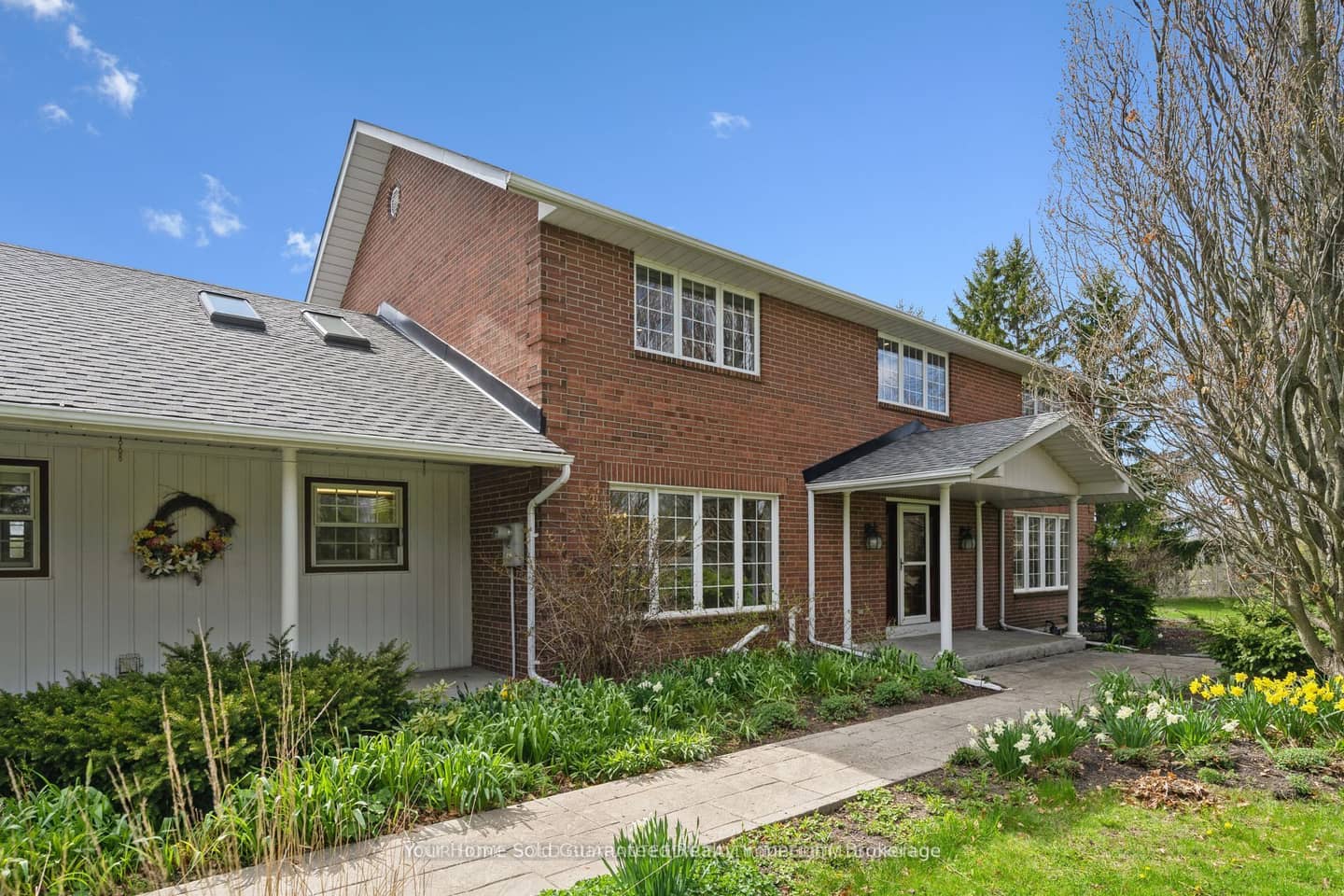 3220 Harmony Road N, Oshawa, ON L1H 0K1