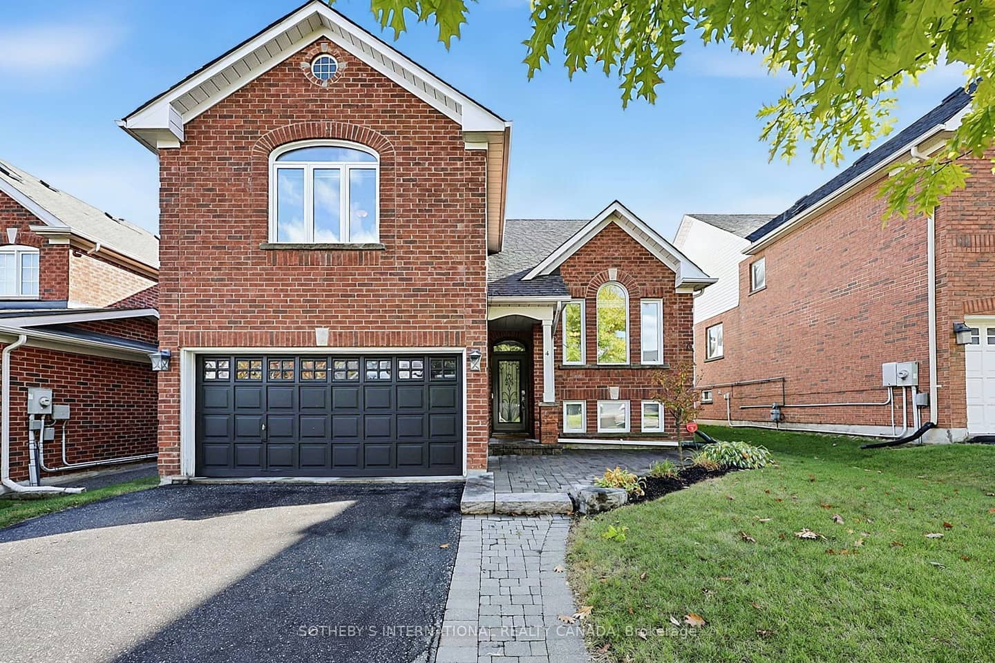 4 Brecken Drive, Georgina, ON L4P 4A3
