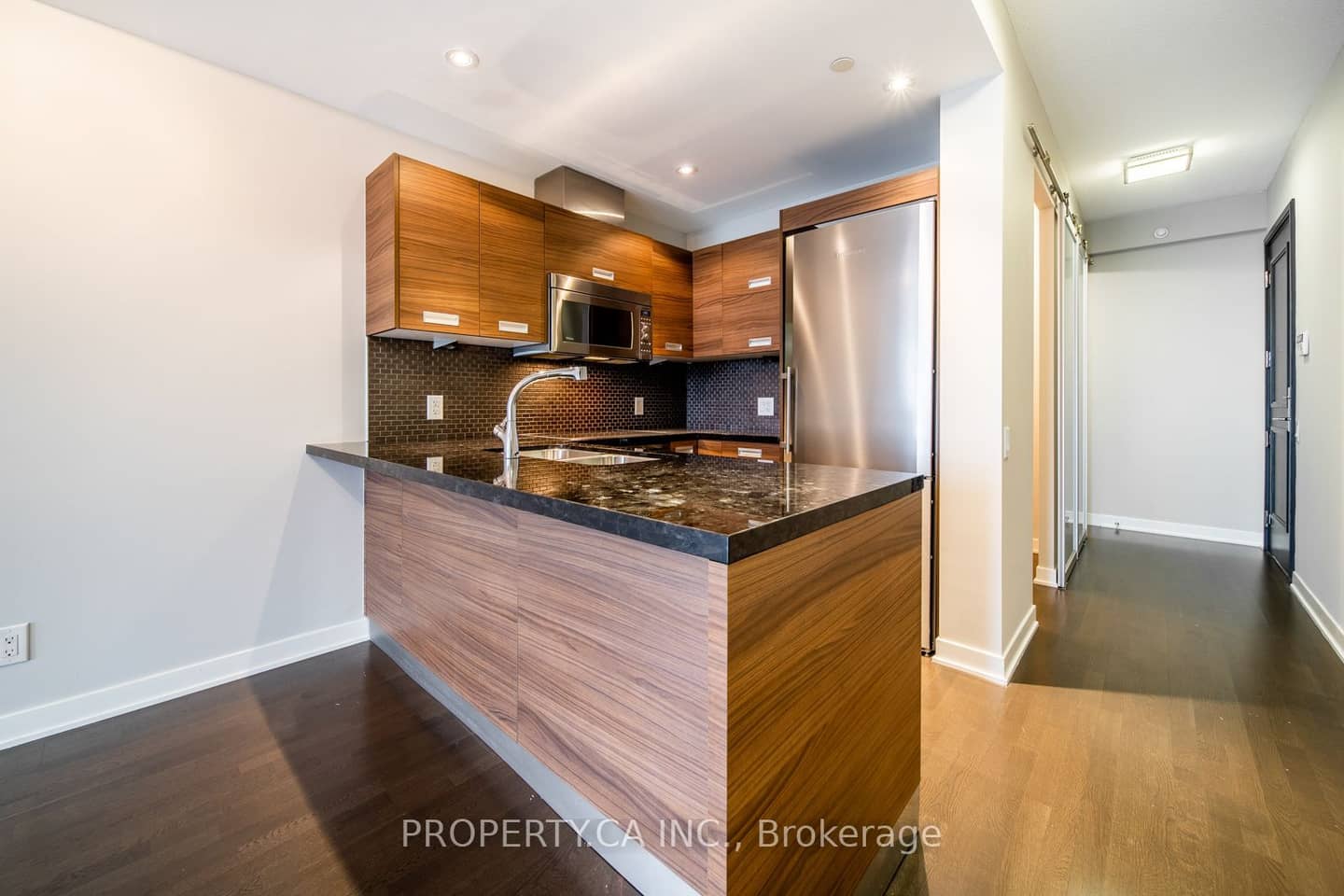 88 Park Lawn Road 1215, Toronto, ON M8Y 0B5