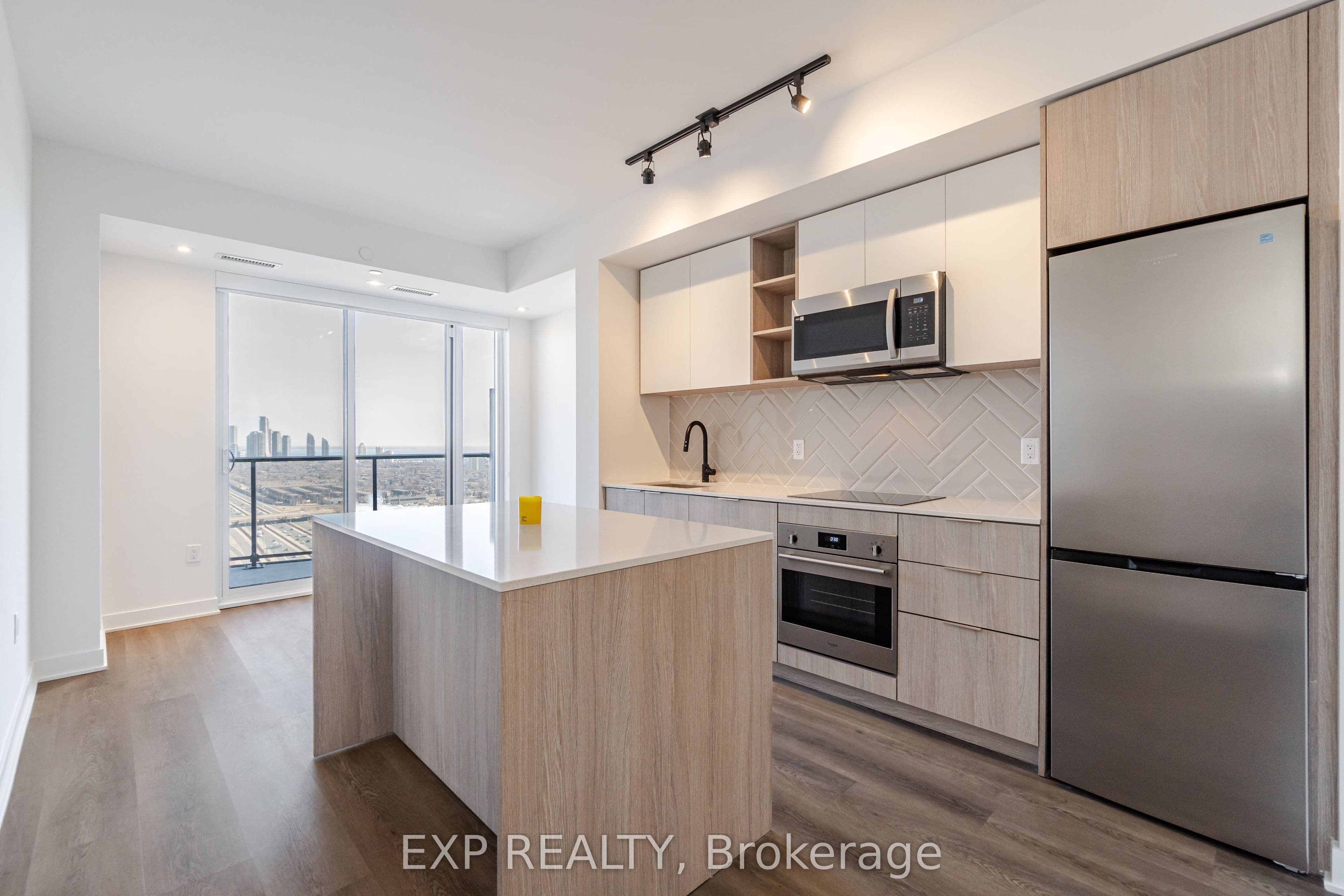 36 Zorra Street 1805, Toronto, ON M8Z 4Z7