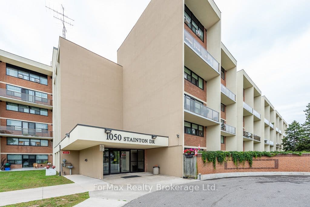 1050 Stainton Drive 124, Mississauga, ON L5C 2T7