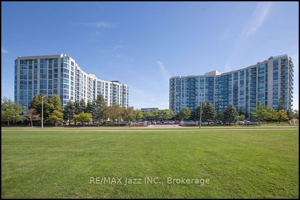 360 Watson Street W 105, Whitby, ON L1N 9G2